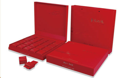 剛毅堅卓(大紅袍)